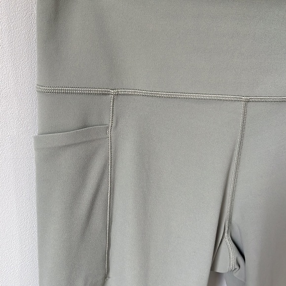 ATHLETA Women’s Salutation Stash 7/8 Tight Sage Green Yoga Running Pant LT - Picture 6 of 11